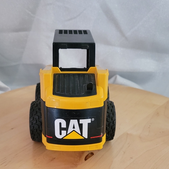 Bruder Caterpillar Skid Steer Loader Toy Figurine - Picture 4 of 16